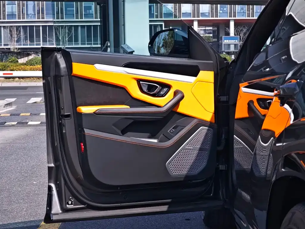 Lamborghini Urus — фото 5