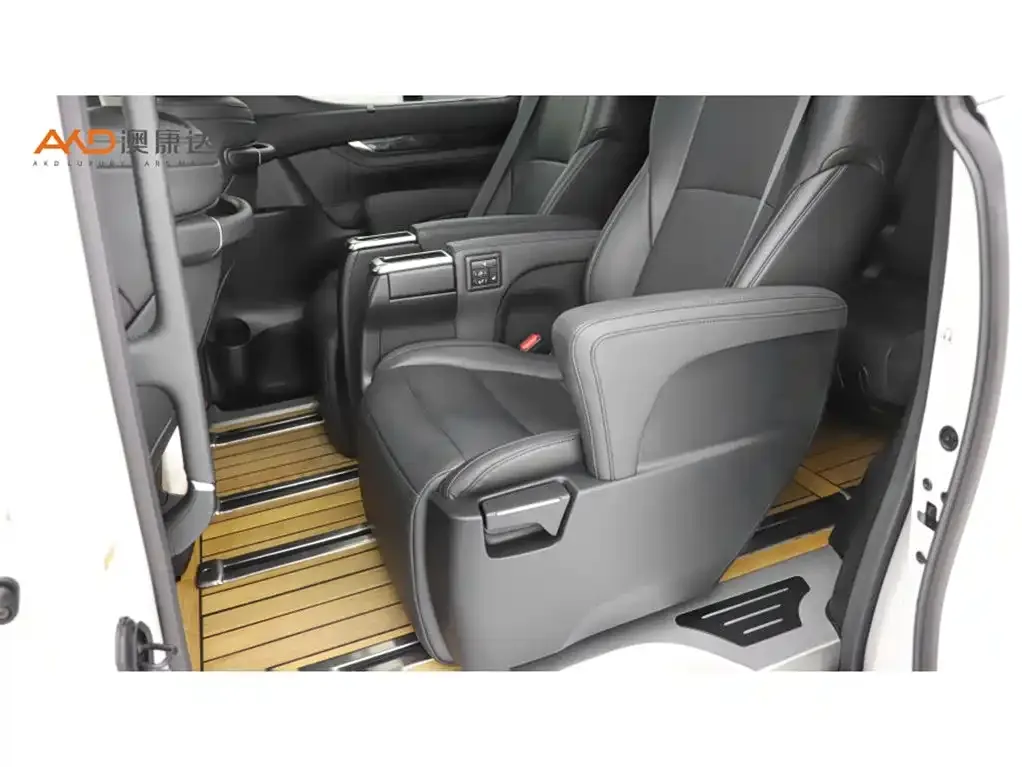 Toyota Vellfire — фото 2