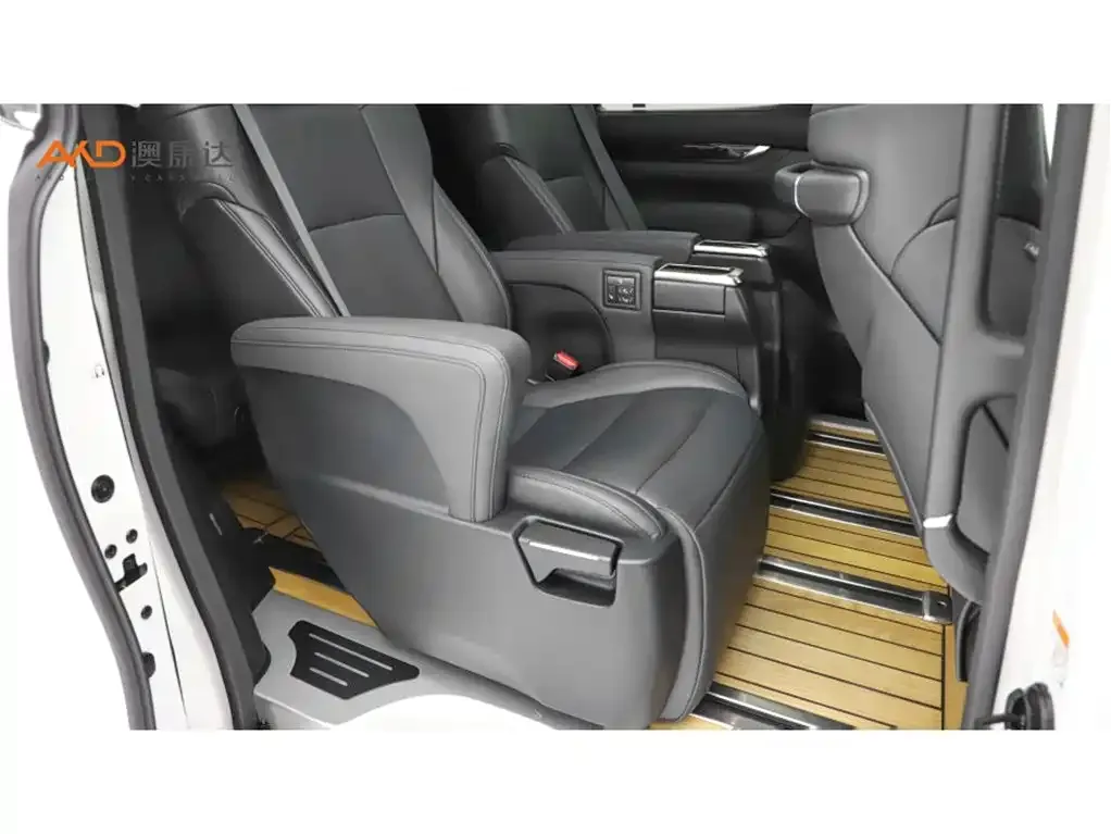Toyota Vellfire — фото 8