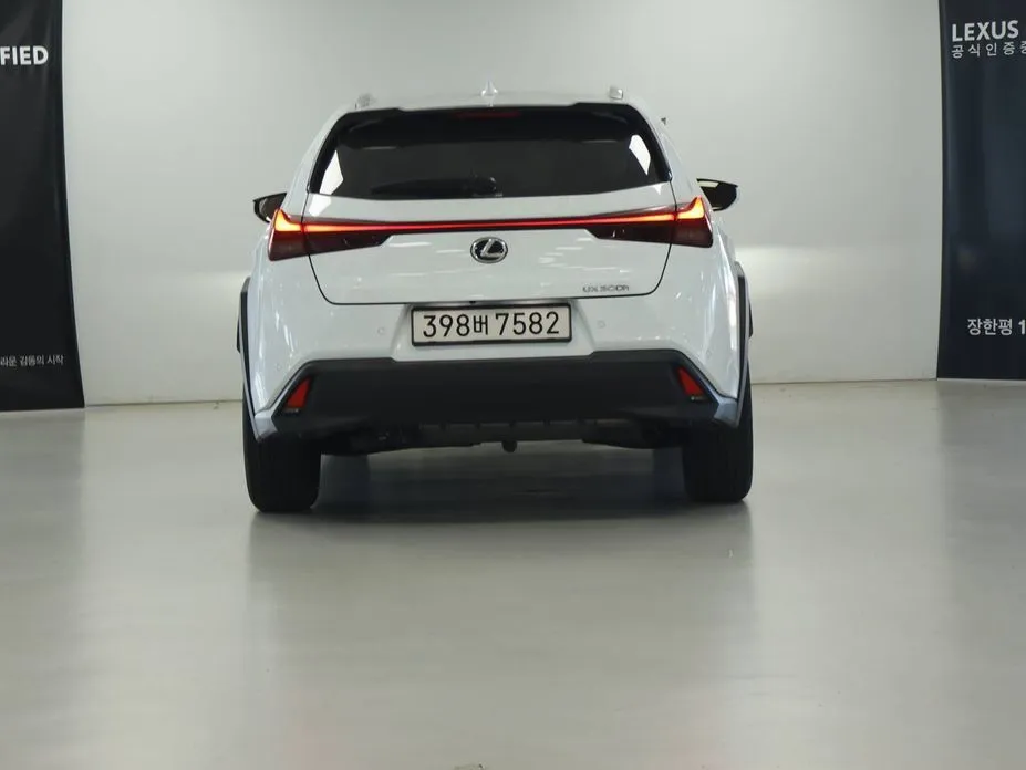 Lexus UX — фото 3