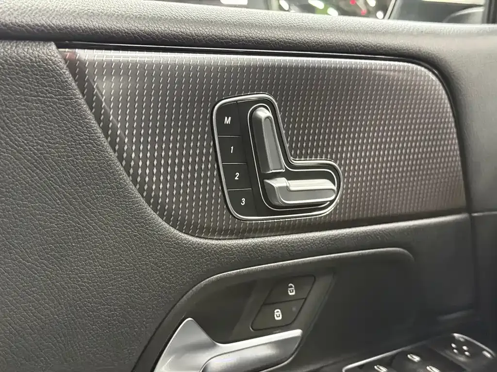 Mercedes-Benz B-Class — фото 10
