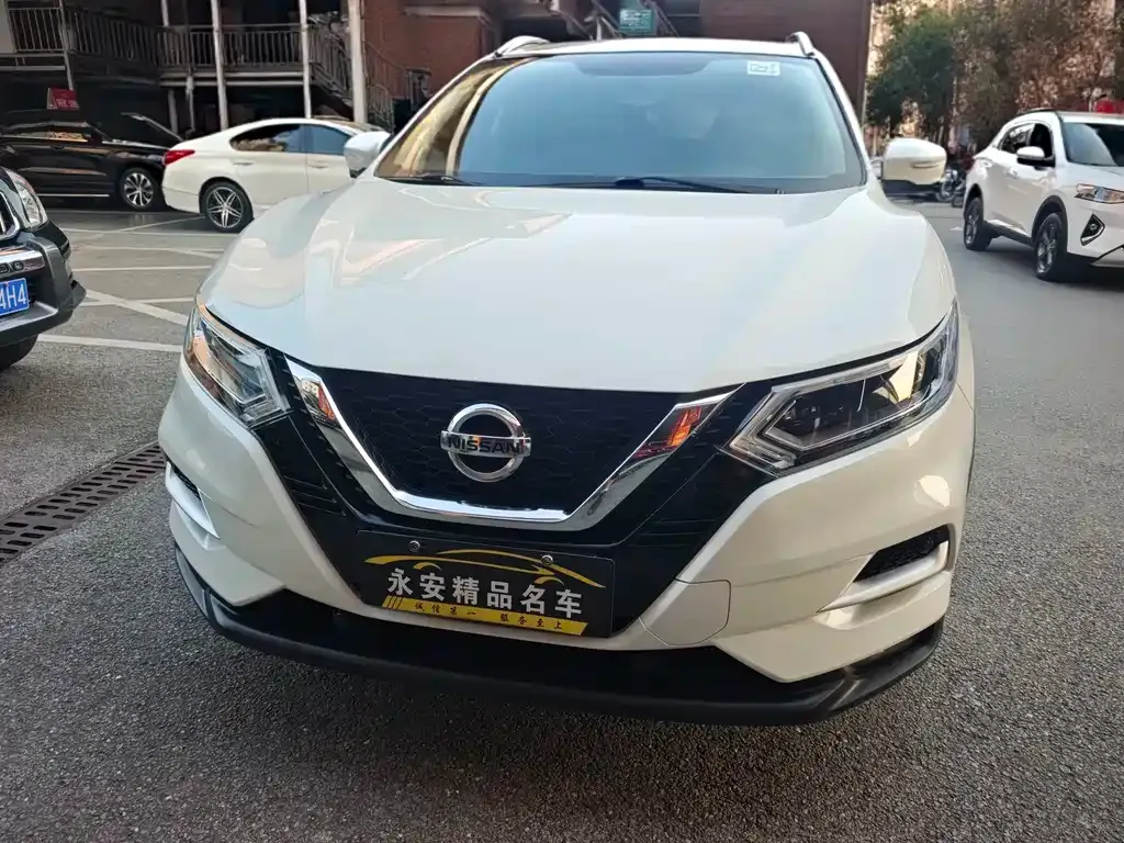 Nissan Qashqai — фото 9