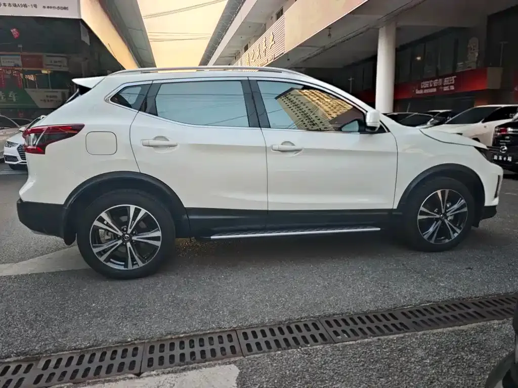 Nissan Qashqai — фото 5