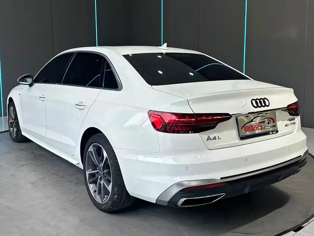 Audi A4L — фото 8