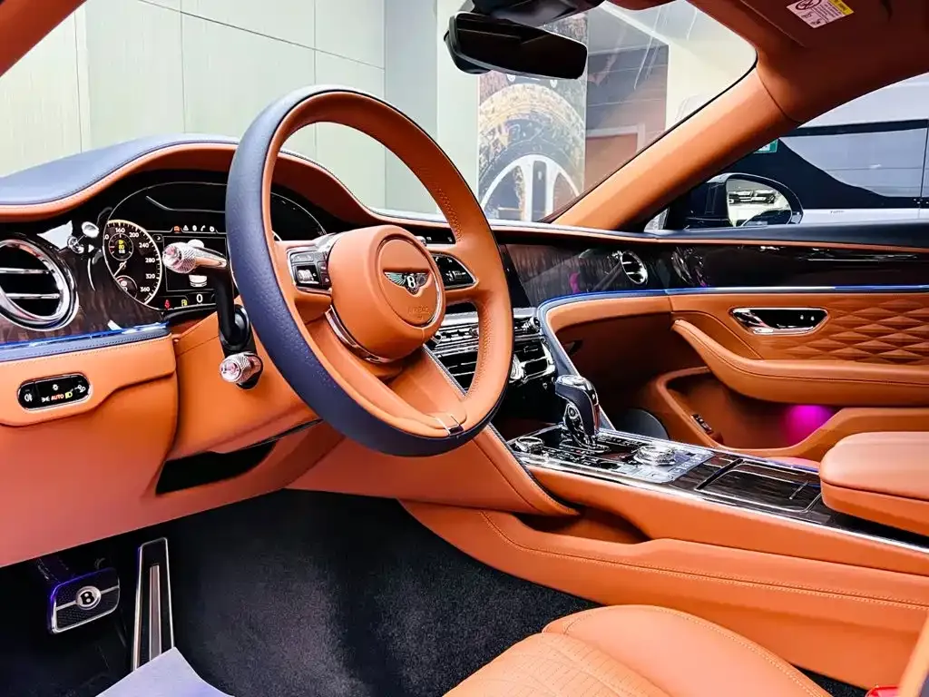 Bentley Flying Spur — фото 4