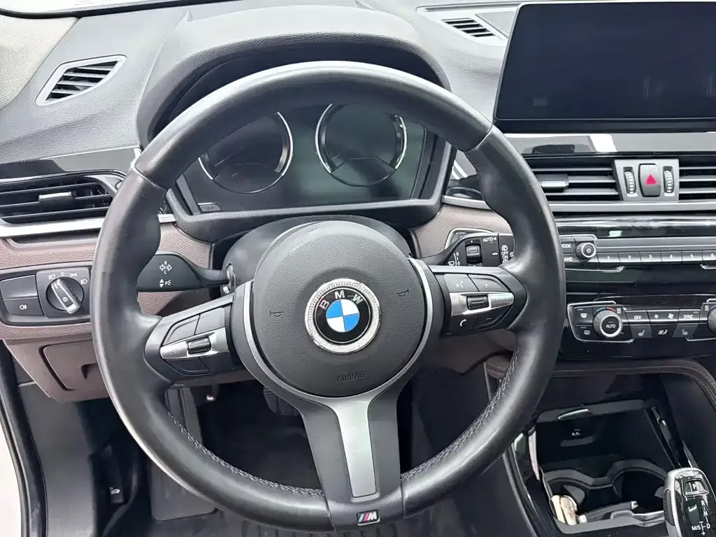 BMW X1 — фото 10