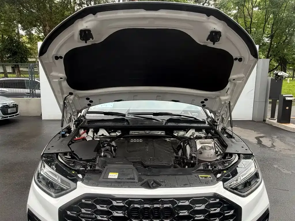 Audi Q5L Sportback — фото 6