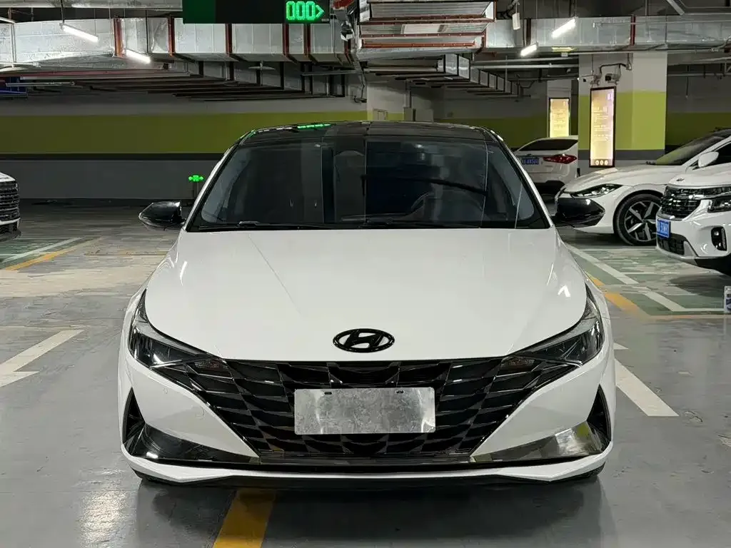 Hyundai Elantra — фото 5