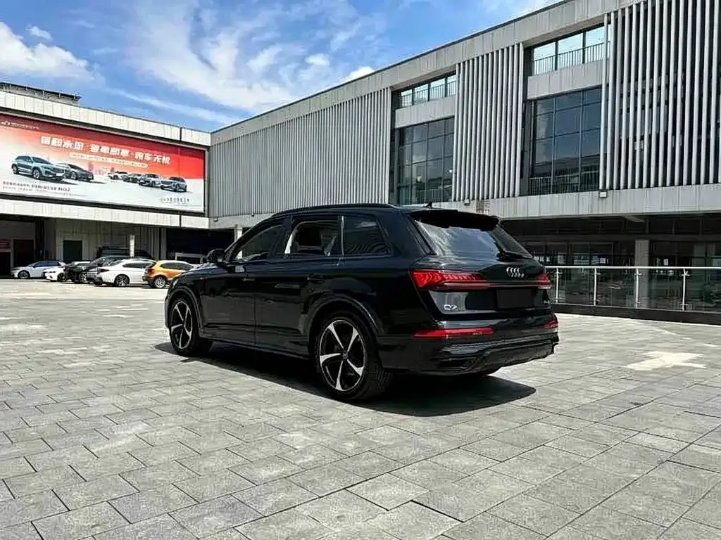 Audi Q7 — фото 5