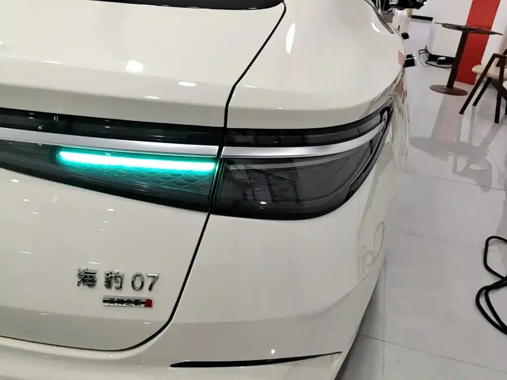 BYD Seal 07 DM-i — фото 2