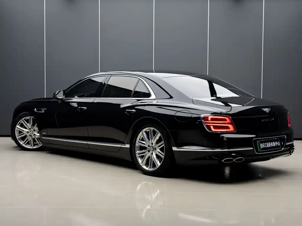 Bentley Flying Spur PHEV — фото 3