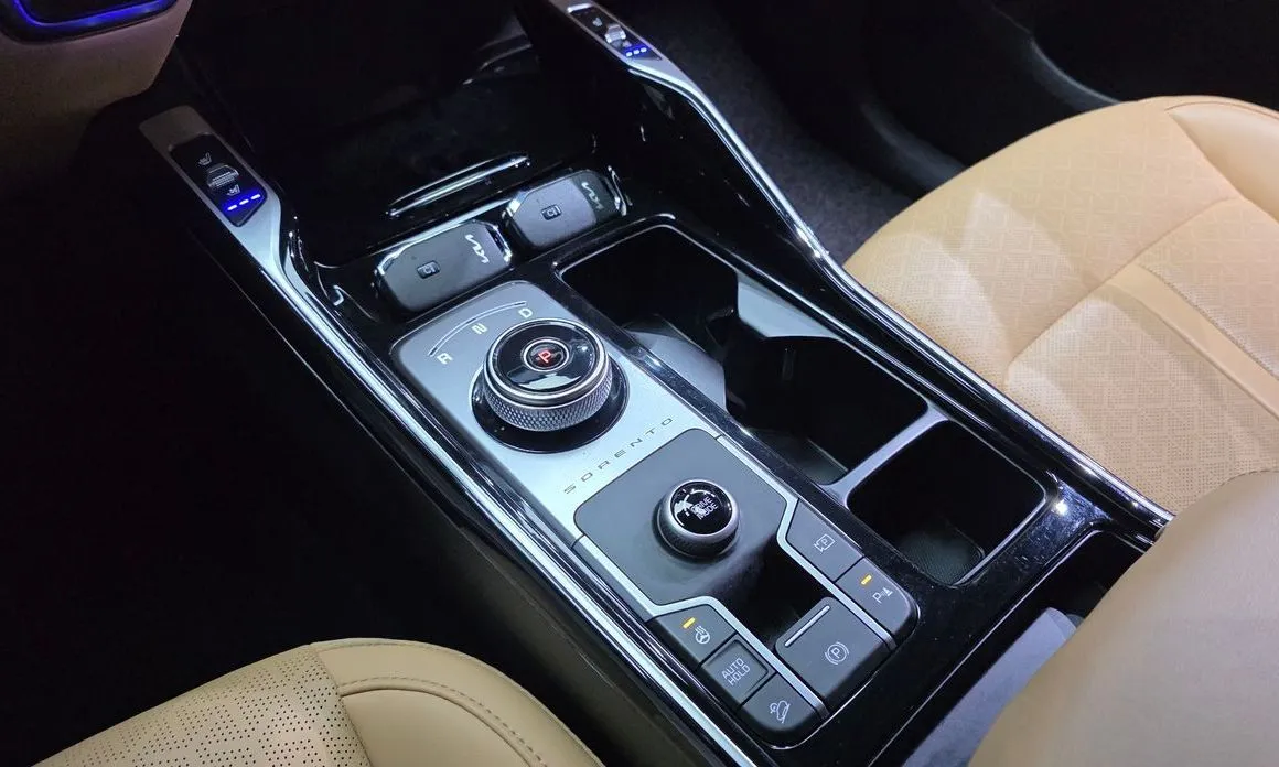 Kia Sorento — фото 9