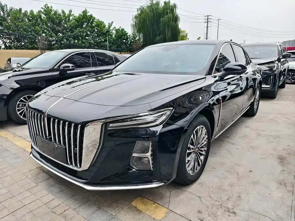 Hongqi H5 — фото 1