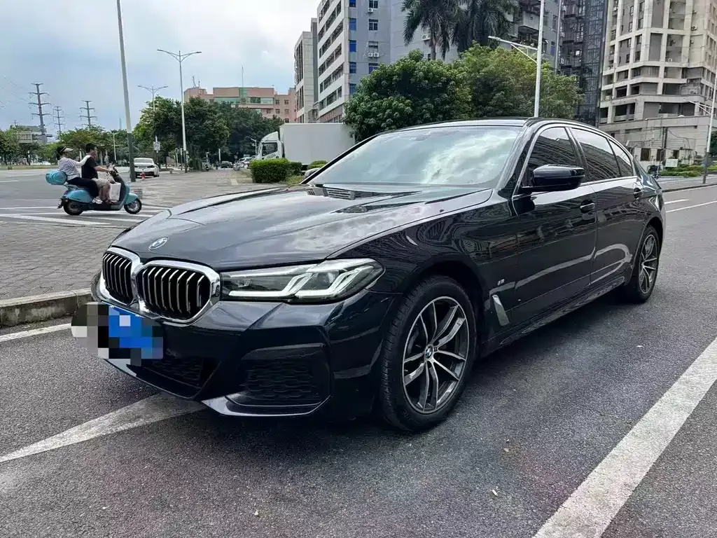 BMW 5 Series — фото 1