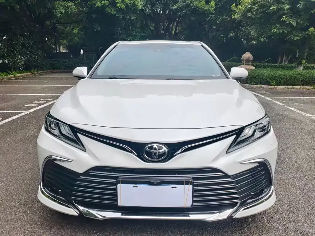 Toyota Camry — фото 9