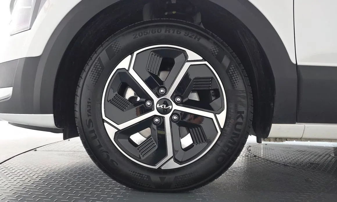 Kia Niro — фото 10