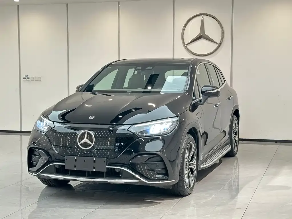 Mercedes-Benz EQE SUV — фото 1