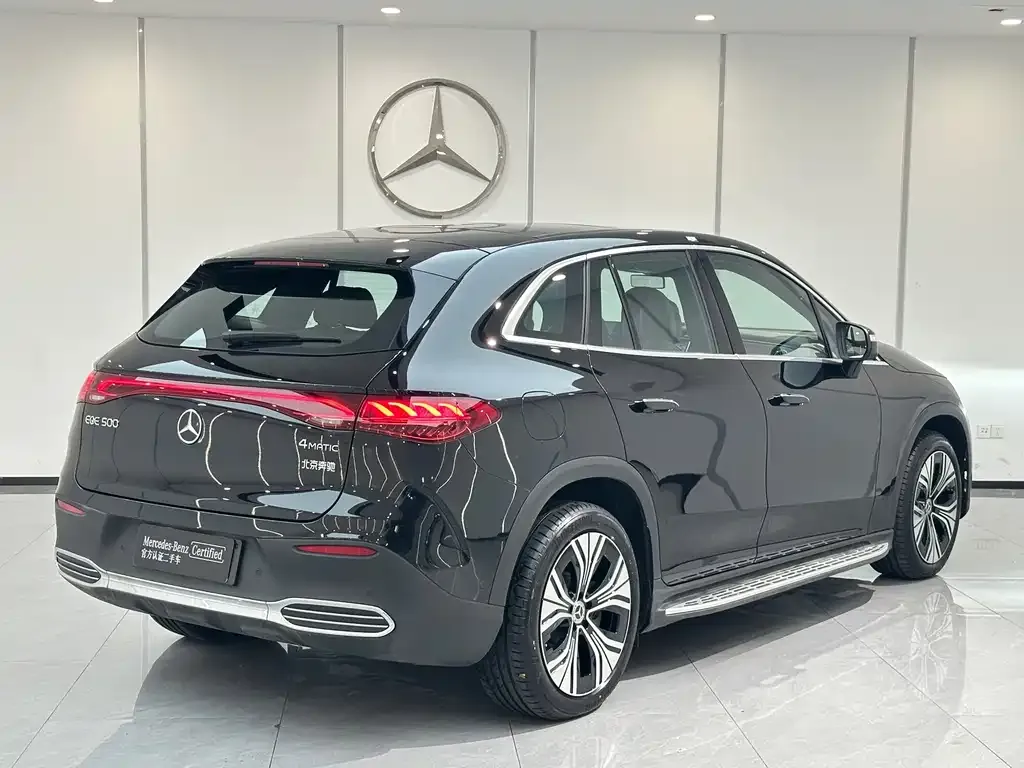 Mercedes-Benz EQE SUV — фото 4
