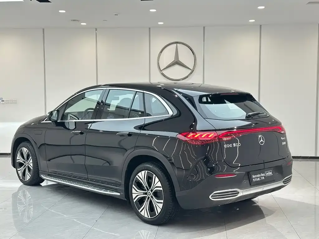 Mercedes-Benz EQE SUV — фото 8