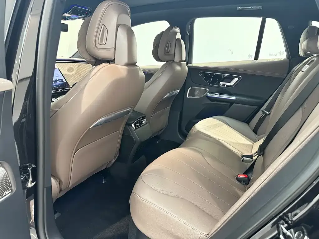 Mercedes-Benz EQE SUV — фото 10