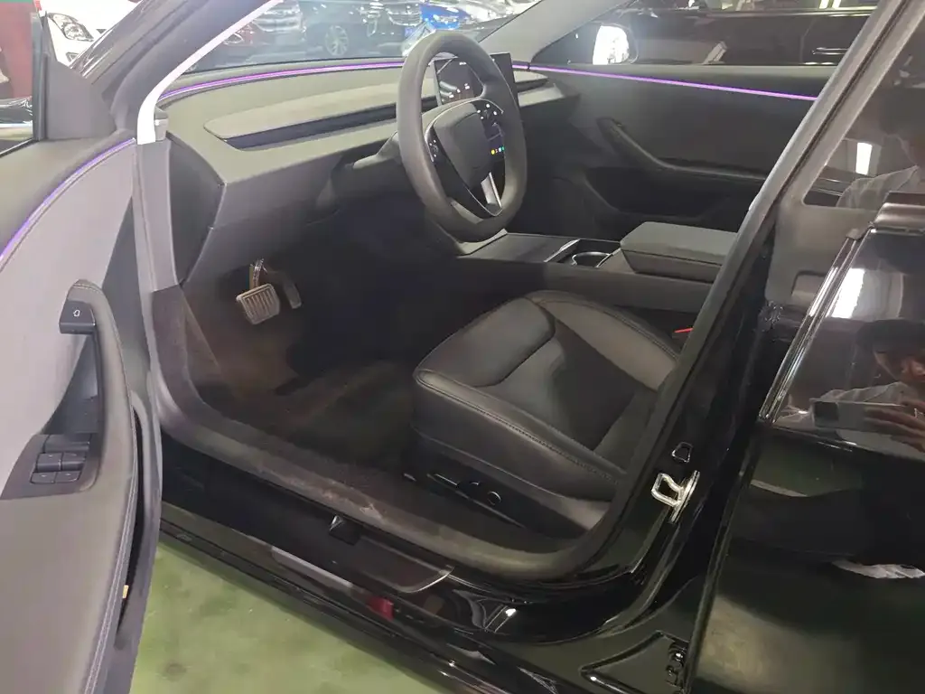 Tesla Model 3 — фото 3