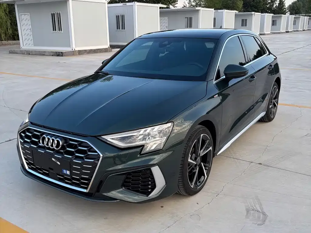 Audi A3 — фото 1