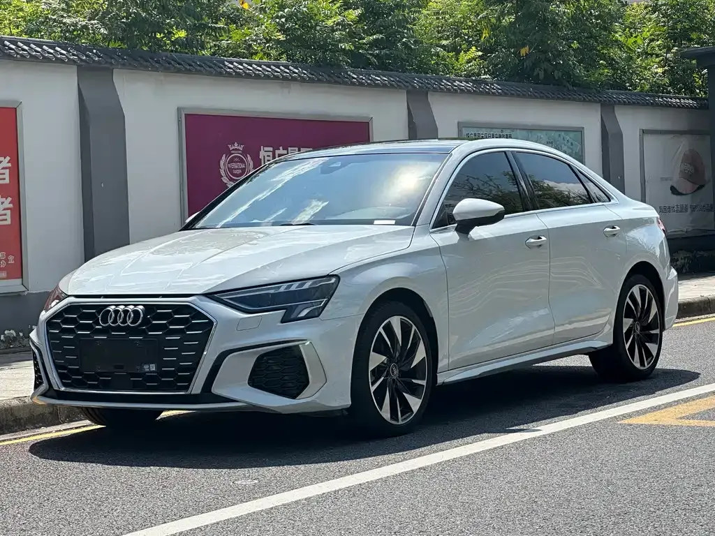 Audi A3 — фото 1