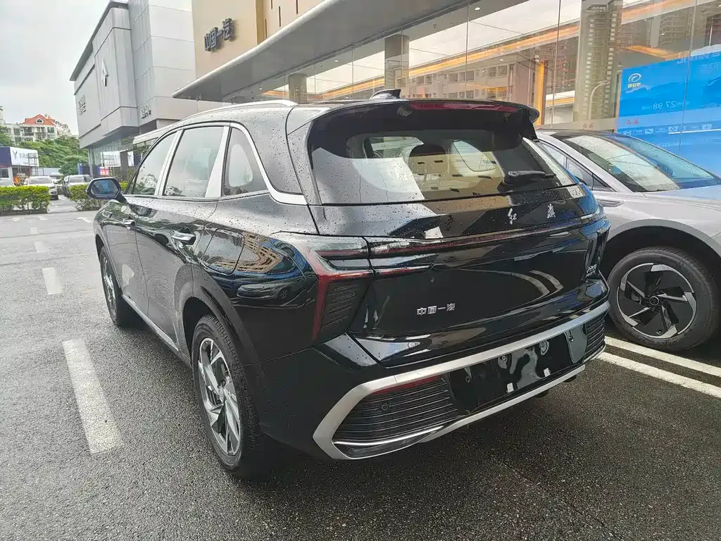 Hongqi HS3 PHEV — фото 8