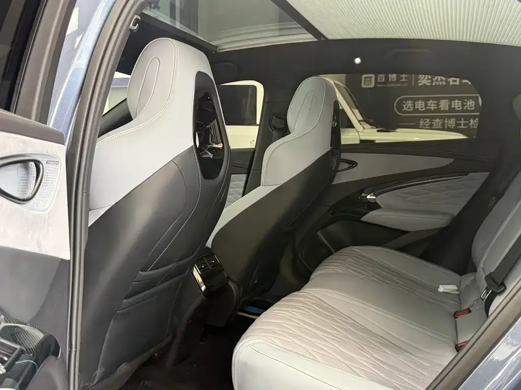 BYD Seal — фото 8