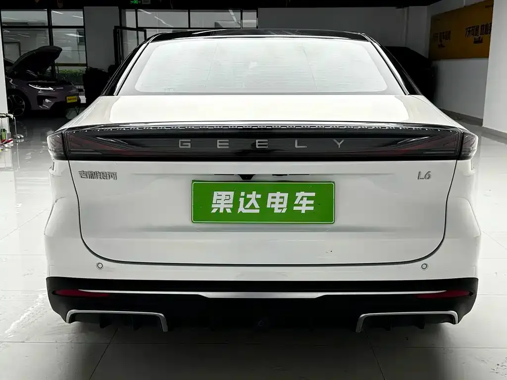 Geely Galaxy L6 — фото 10