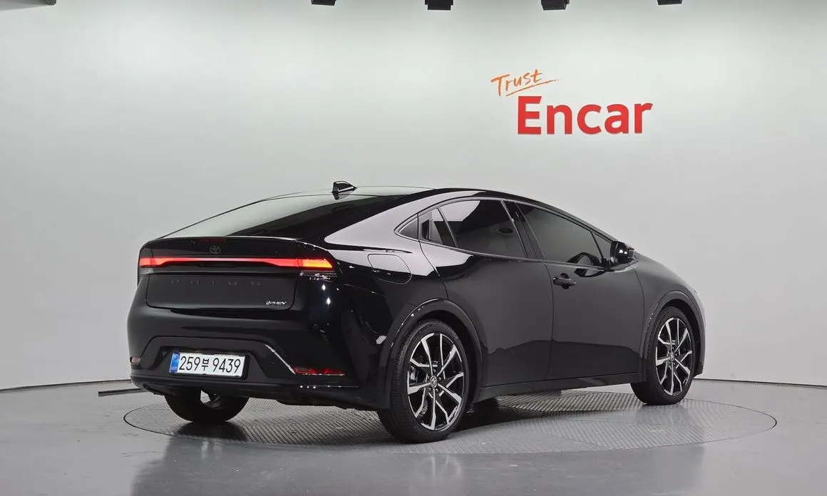 Toyota Prius — фото 4