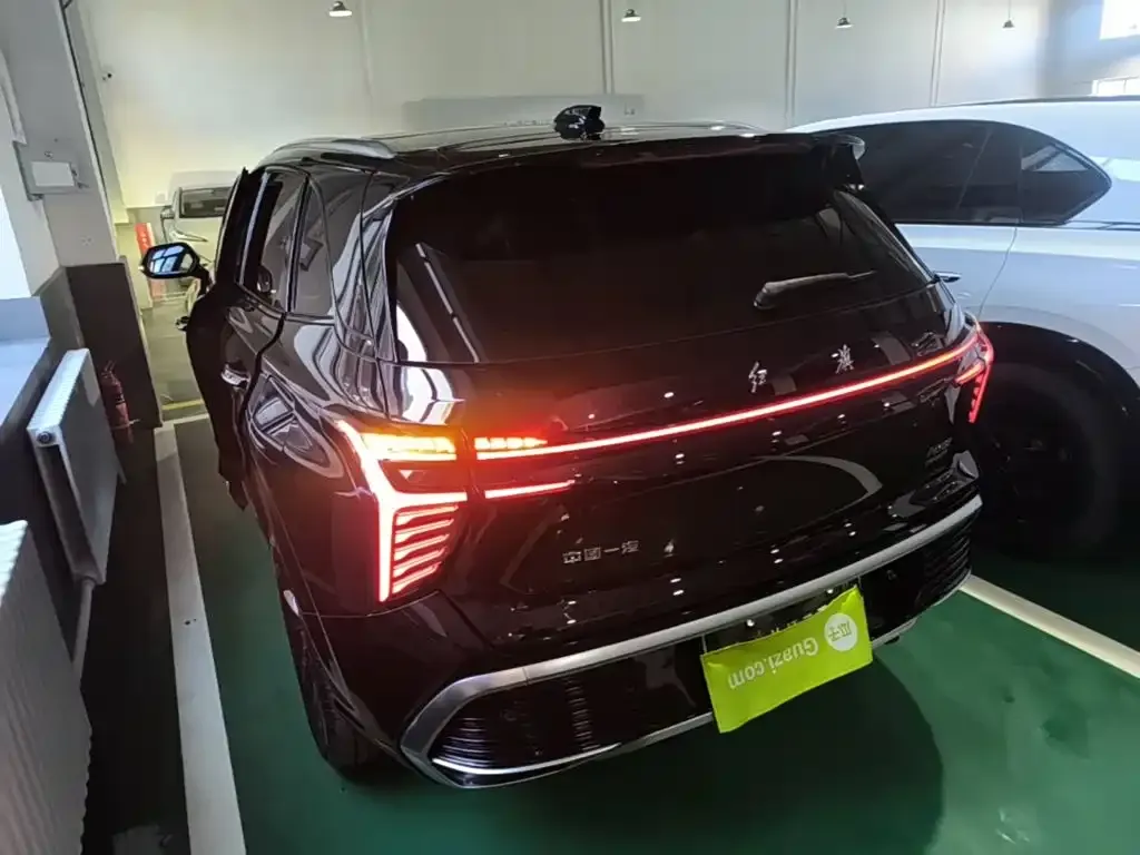 Hongqi HS3 PHEV — фото 2