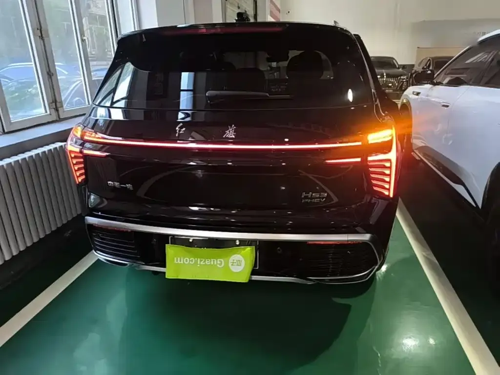 Hongqi HS3 PHEV — фото 4