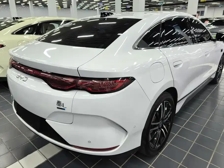 BYD Qin L — фото 3