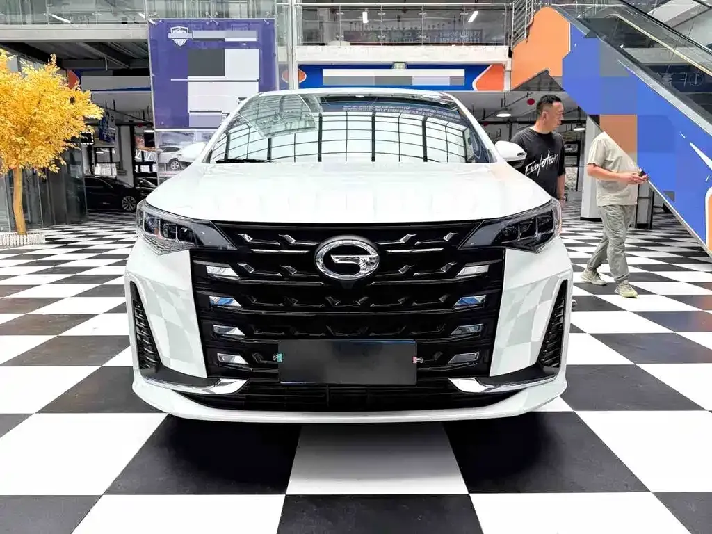GAC Motor Trumpchi M6 — фото 10