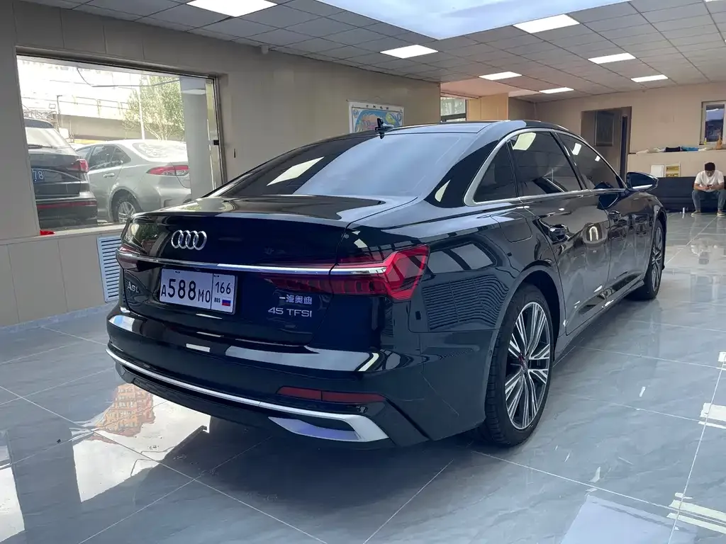 Audi A6L — фото 5