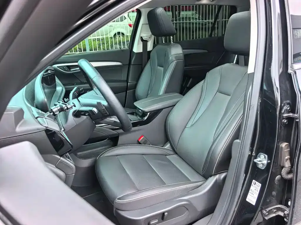 Buick Envision Plus — фото 10