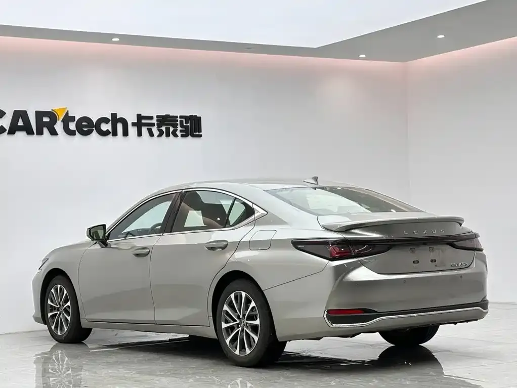 Lexus ES — фото 4