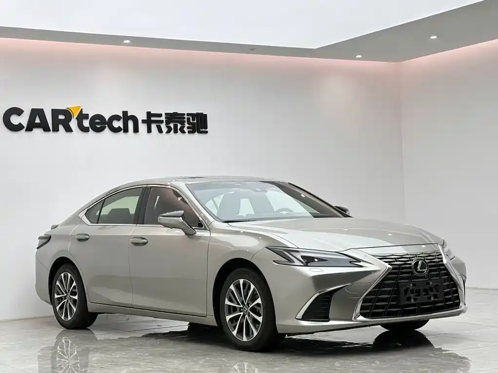 Lexus ES — фото 10