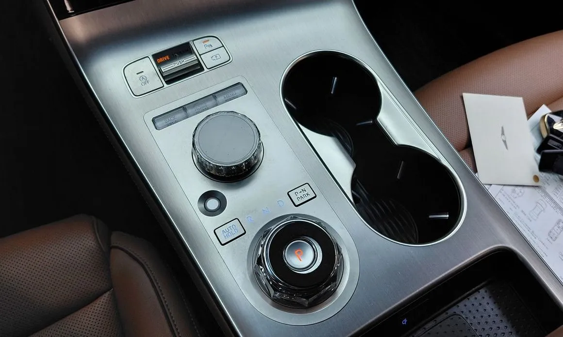 Genesis GV70 — фото 10
