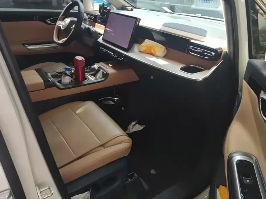 GAC Motor Trumpchi E8 — фото 2
