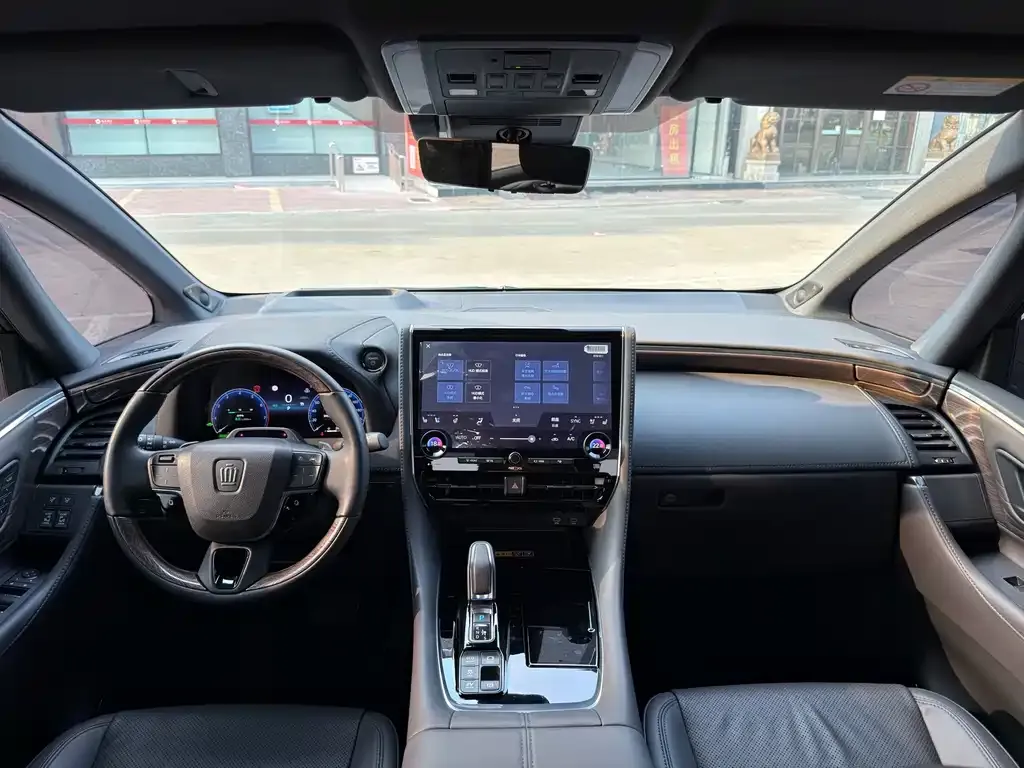 Toyota Vellfire — фото 9