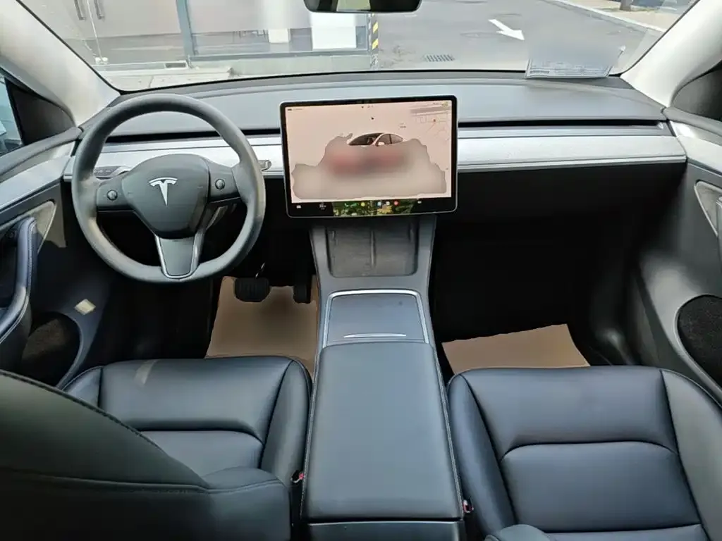 Tesla Model Y — фото 7