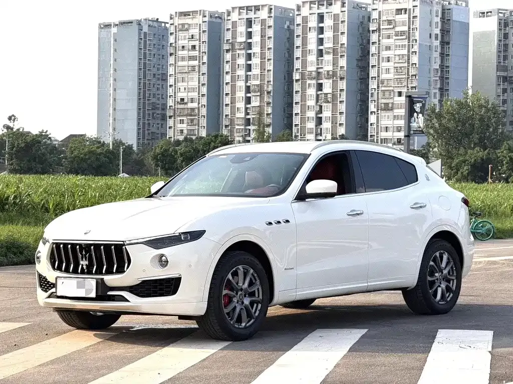 Maserati Levante — фото 1