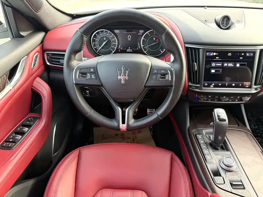 Maserati Levante — фото 9