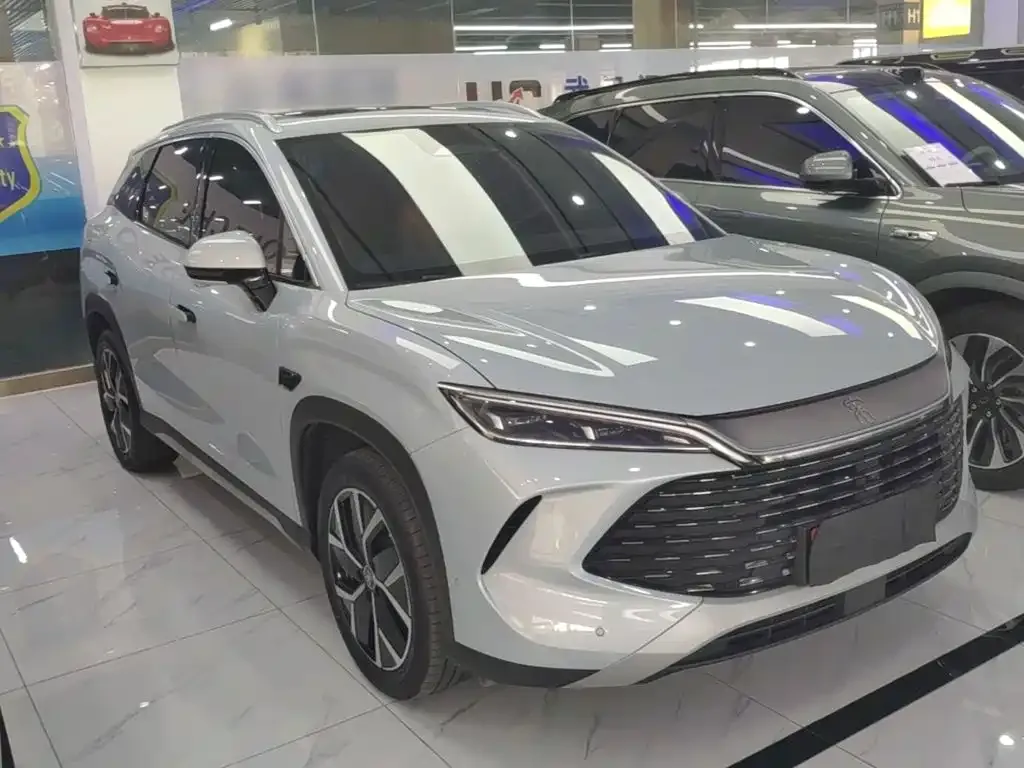 BYD L DM-i — фото 10