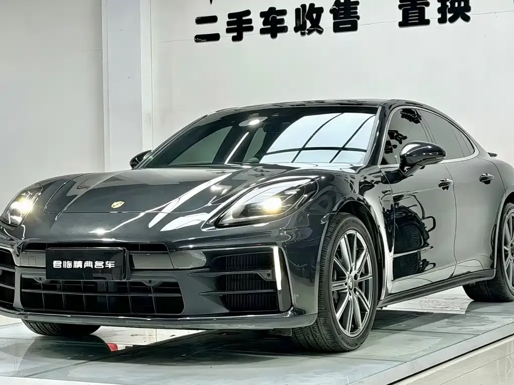 Porsche Panamera — фото 1