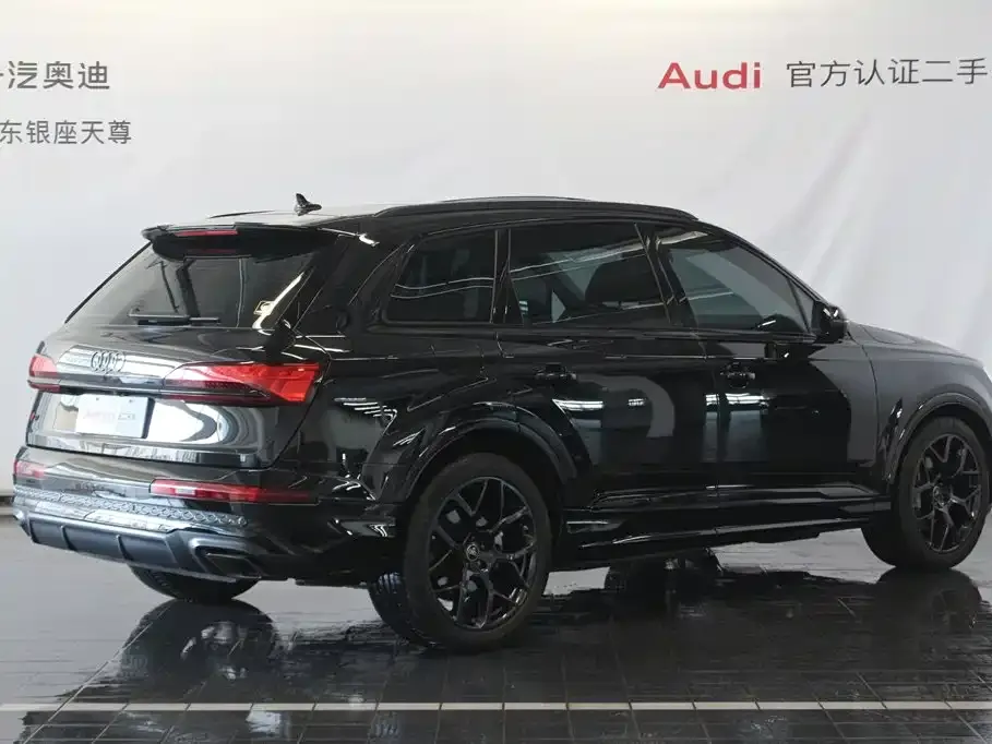 Audi Q7 — фото 9