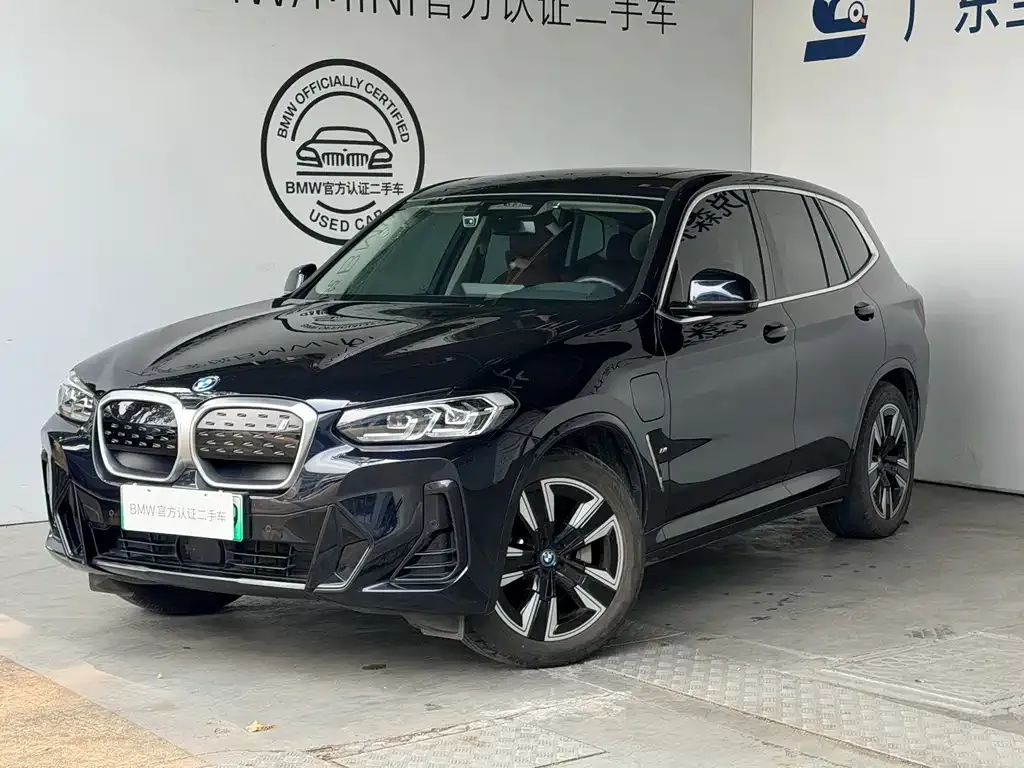 BMW iX3 — фото 1