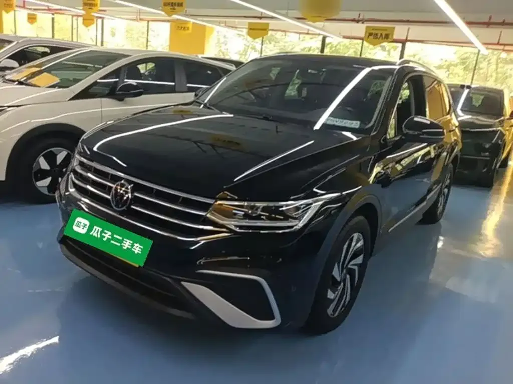 Volkswagen Tiguan L — фото 7